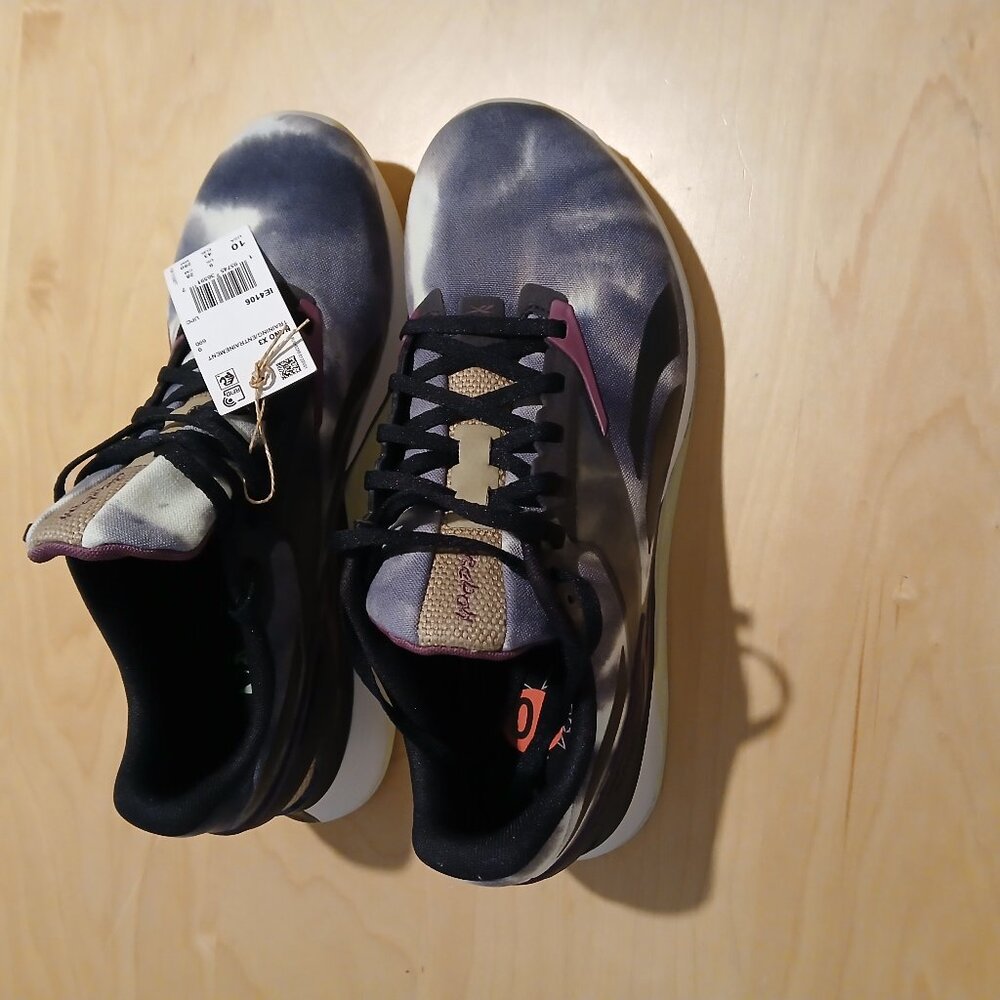 New Reebok Sneakers with Tags